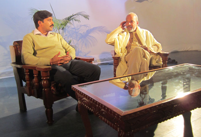 Dr. Santosh Pathak with Pt. Rajshekhar Mansur on Day 1 of Madhukali's Durlabh Raga Prasang Discussion